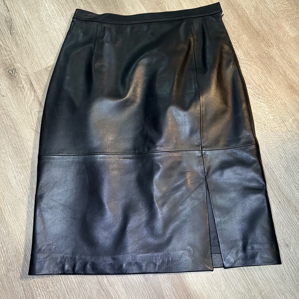Talbots Black Leather Skirt Size 2 Grungy Business Casual (see measurements)